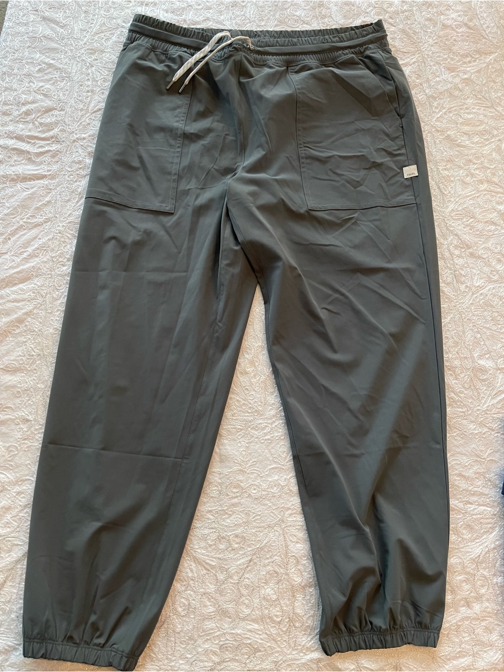 NWOT Women’s Vuori Light Green Drawstring Jogger Pants Sz XL
